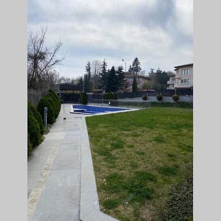 Cozy Red Bulldog Place In Apart-Complex/Pool Βάρνα Εξωτερικό φωτογραφία