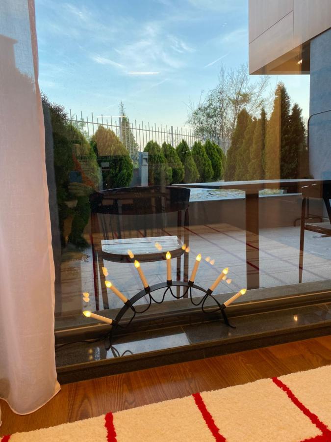Cozy Red Bulldog Place In Apart-Complex/Pool Βάρνα Εξωτερικό φωτογραφία